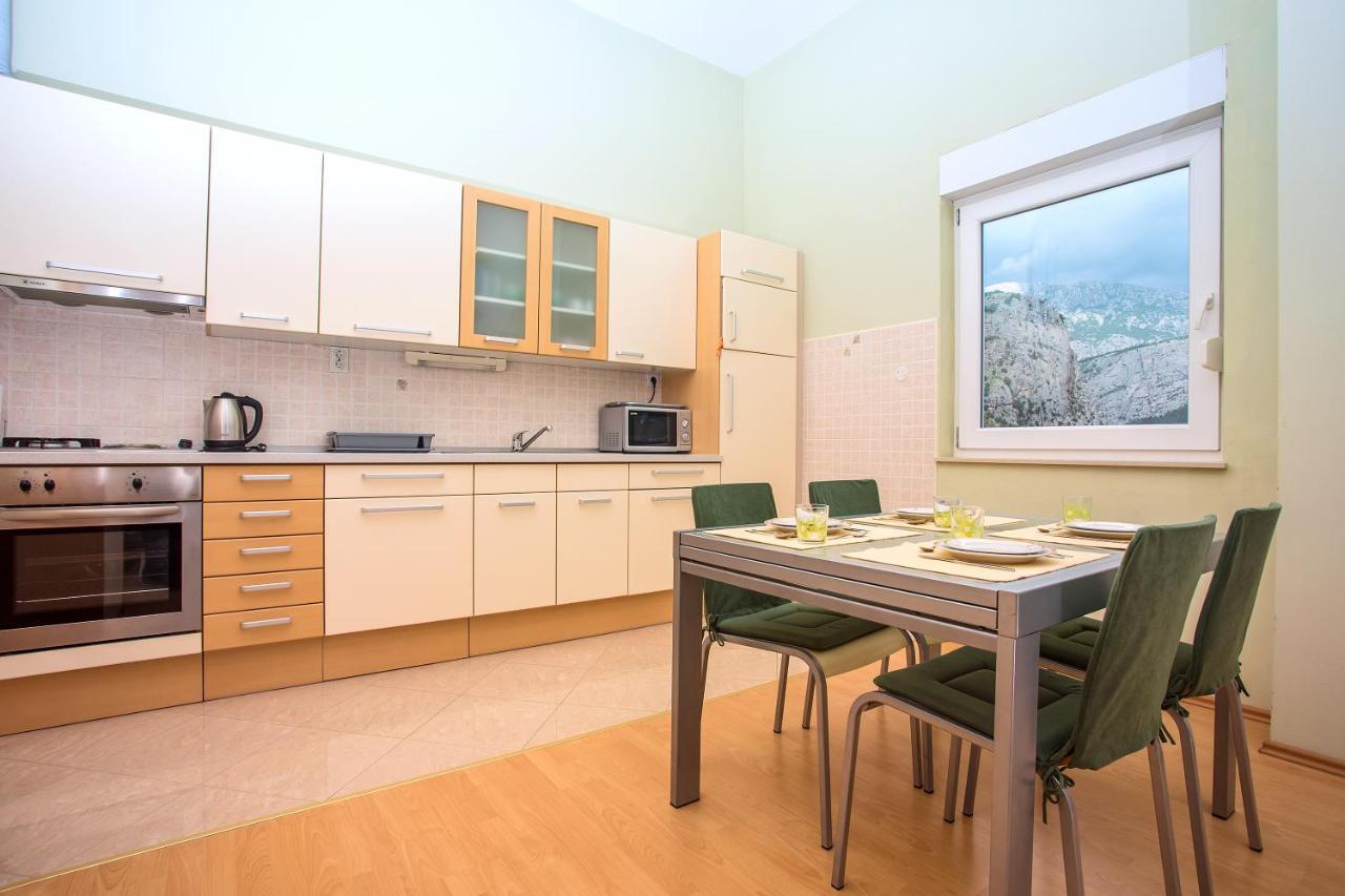 Apartmani Ribnjak Seka Omiš Eksteriør bilde
