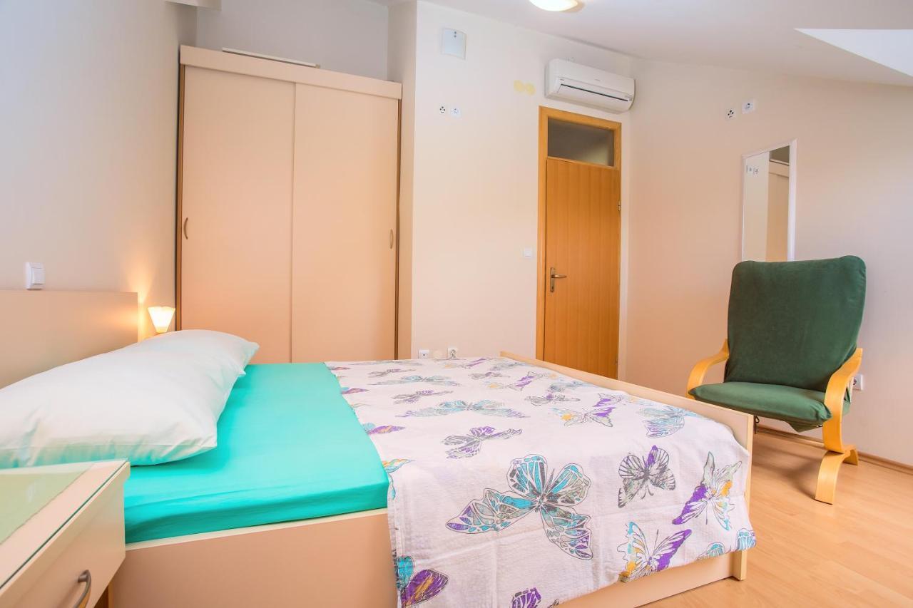 Apartmani Ribnjak Seka Omiš Eksteriør bilde